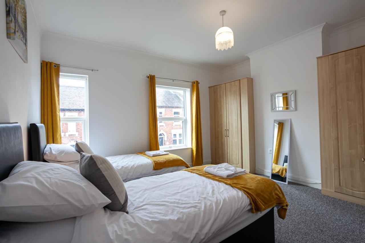 Stay Comfortable-City Centre Location- Sleeps Up To 9 Stoke-on-Trent Exterior foto