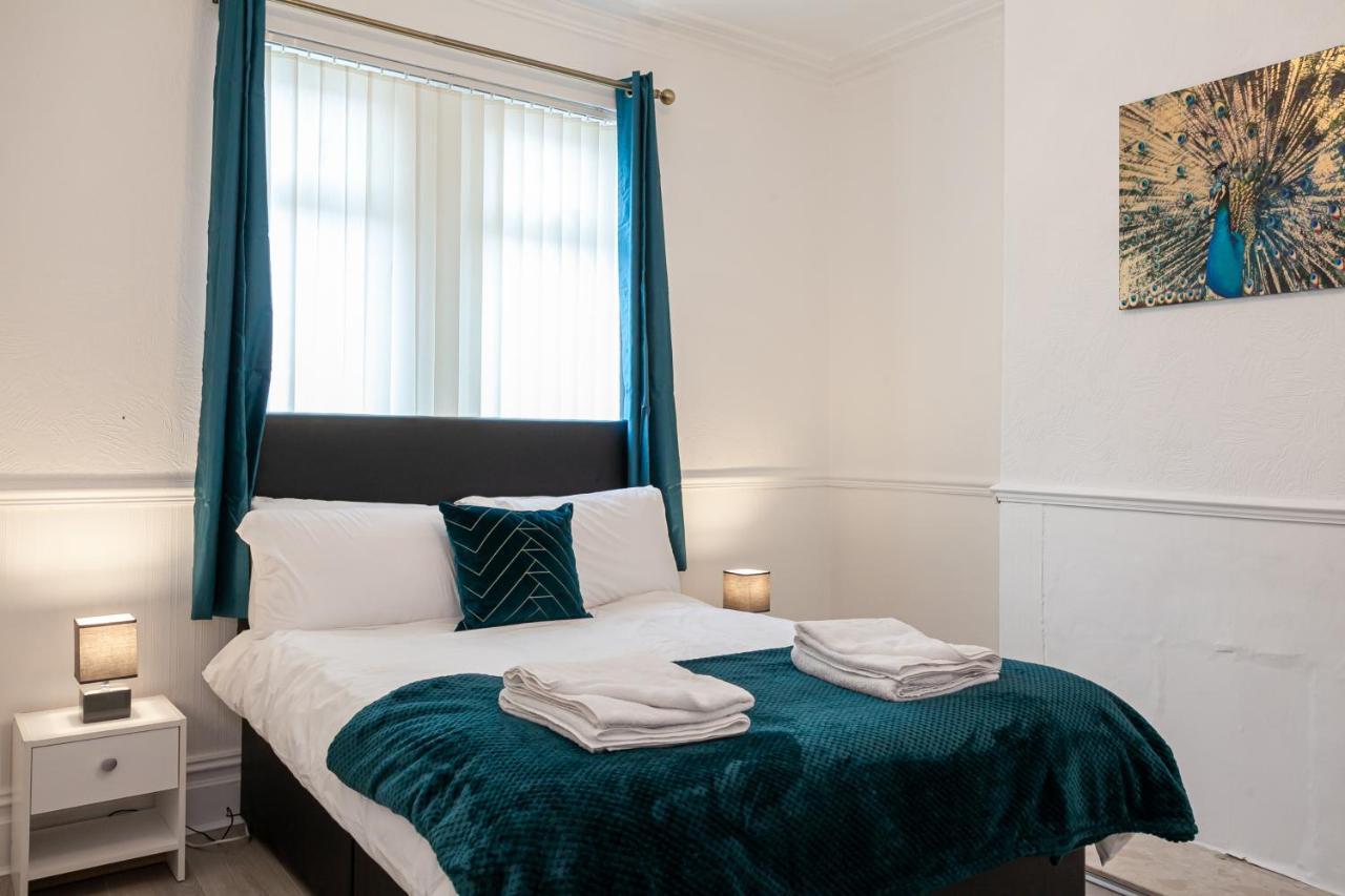 Stay Comfortable-City Centre Location- Sleeps Up To 9 Stoke-on-Trent Exterior foto